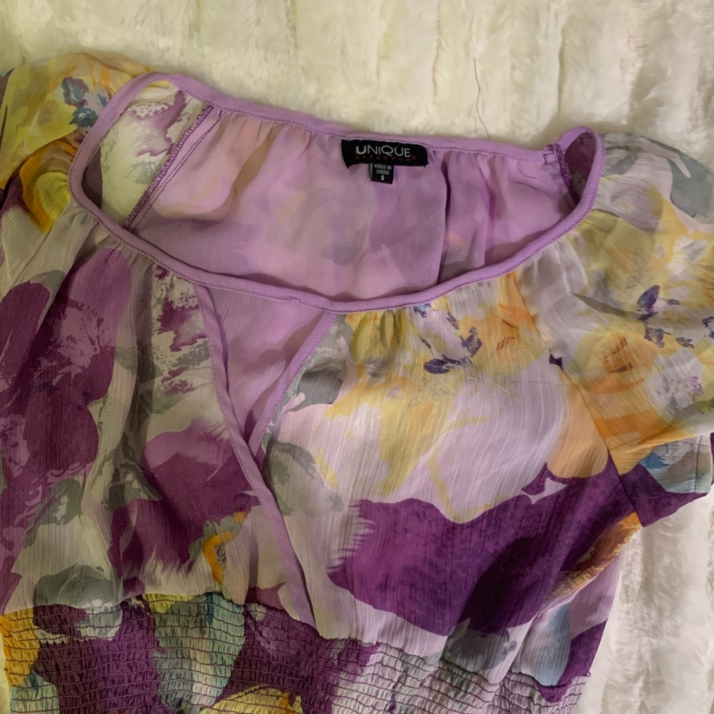 Floral Top - Picture 3 of 3